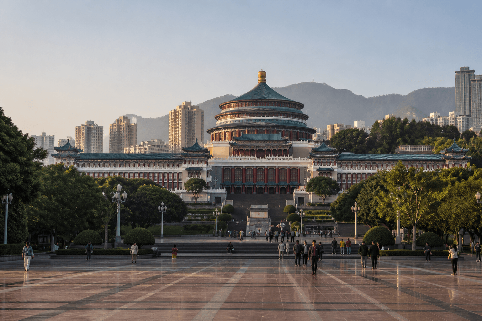 下午較晚時段,從人民廣場觀看重慶市人民大禮堂