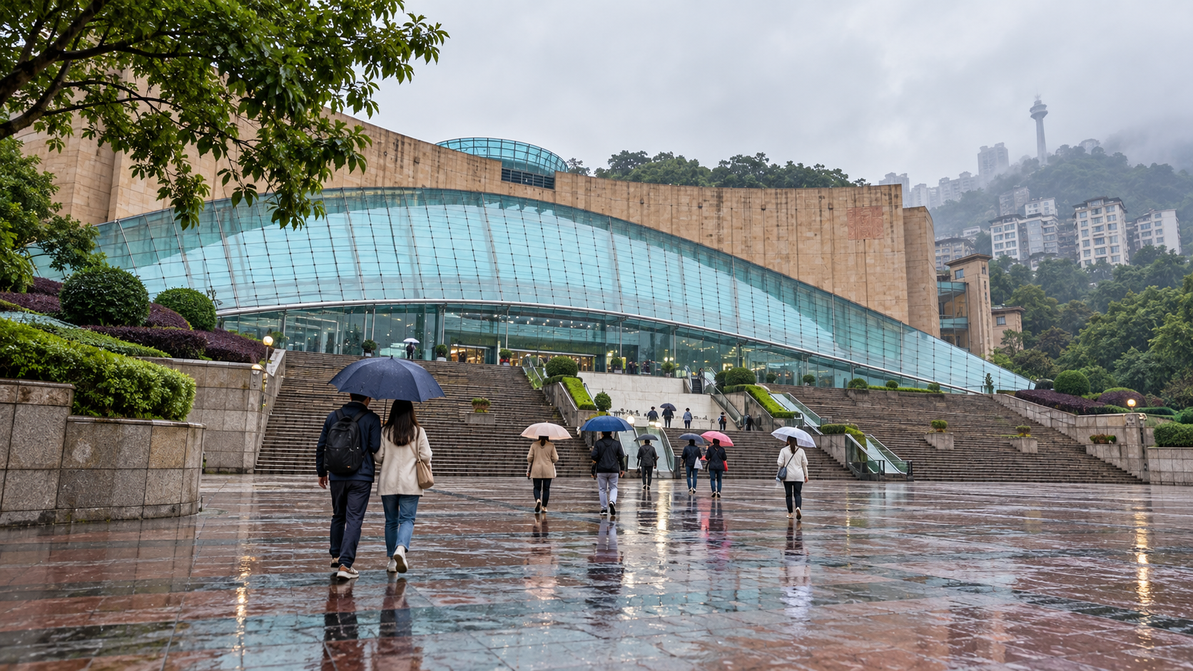 《重慶雨天行程：選一條室內路線，避免來回橫越全城》封面圖片